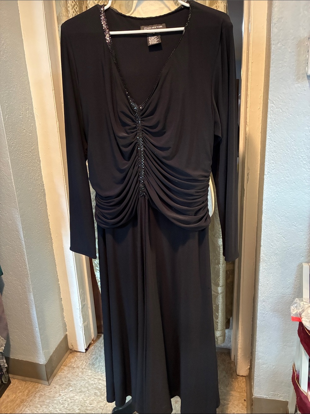 Jones NY Sz large Black Long-Sleeve Ruched Dress with Beaded Trim